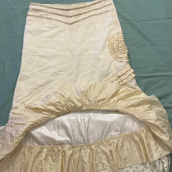 Coco & Tashi NWOT Beautiful beaded Skirt with floral designed and side zipper - Picture 13 of 16